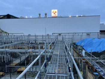 大阪府東大阪市 通路足場